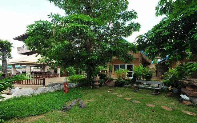 Chart Thip Resort