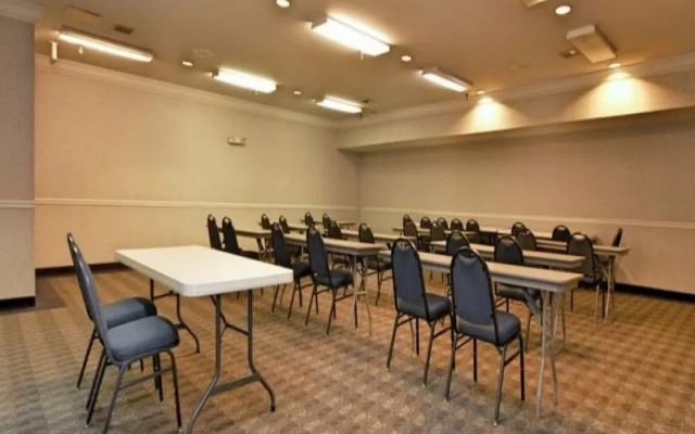 Crystal Inn Hotel & Suites