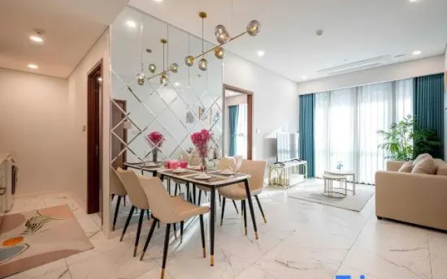 The Emerald Metropole Luxury Apartment