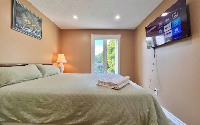 Cozy Home Near Transit & Hillcrest Mall with Free Parking