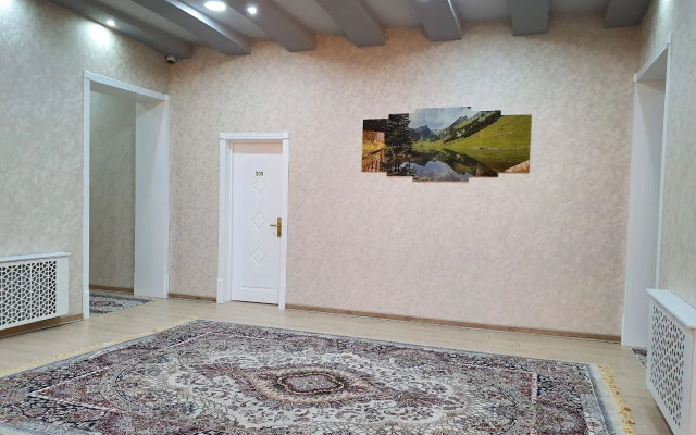 Отель Saroy Palace