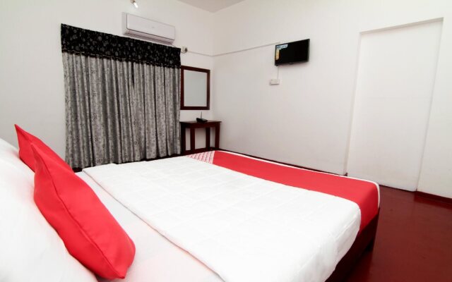 Hotel Bluemoon By OYO Rooms