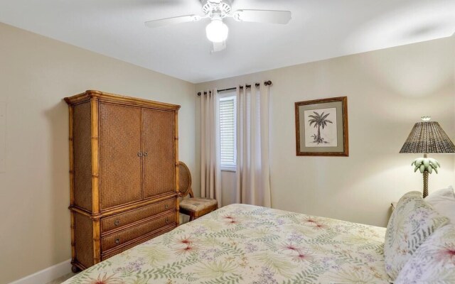 Luxurious Beachfront Condo With Glorious Ocean Views