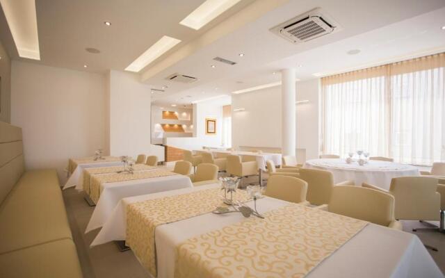 Adrion Aparthotel