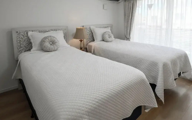 Araha Beachway Inn