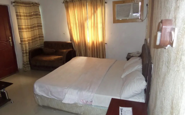 Keblat Hotel  Suites