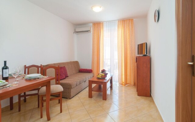 Nice Apartment in Supetar With 1 Bedrooms and Wifi