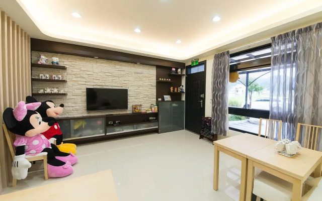 Peggy & Barry'S Home