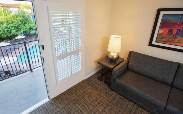 Embassy Suites by Hilton Scottsdale Resort