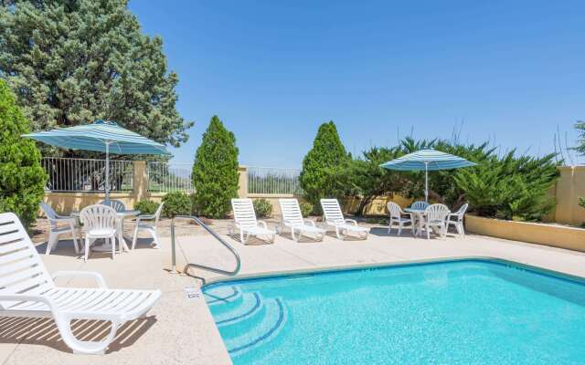 Days Inn by Wyndham Deming