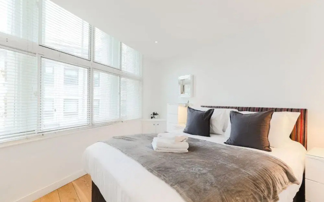 Trafalgar Square by Excel Apartments