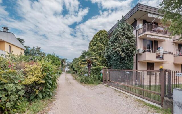 Casa Lugana 19 - monolocale con piscina direttamente a lago