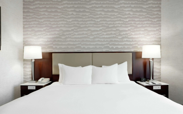 DoubleTree Suites by Hilton Phoenix