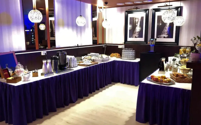 Leikari Seal La Vie Bungalows