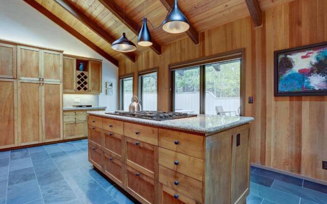 2 Pioneer-AC-Hot Tub-3BR/2BA