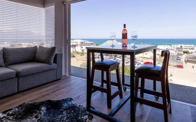 Small Bay Beach Suites