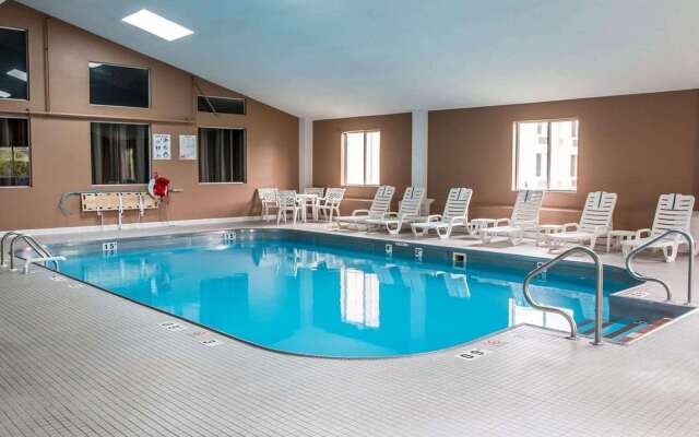 Country Inn & Suites By Radisson, Battle Creek, MI