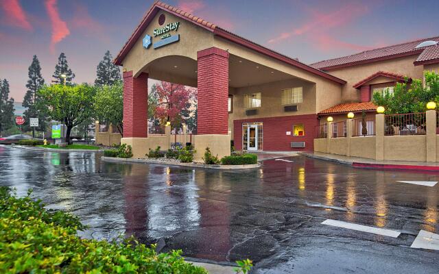 Econo Lodge Fontana