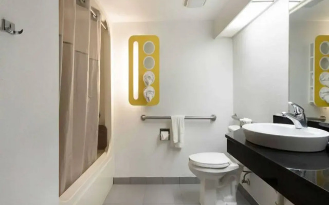 Motel 6 Dallas, TX - Northeast