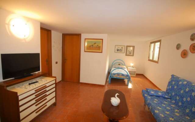 Well Located Apartment With Swimming Pool in Lignano