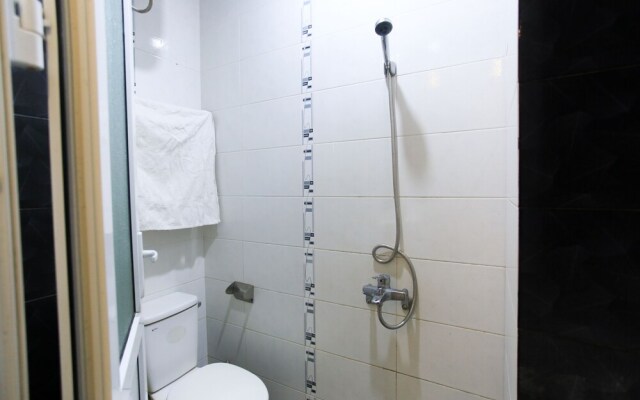 OYO 1072 Dragon Hotel