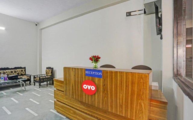 OYO Flagship 806295 Royal Tree