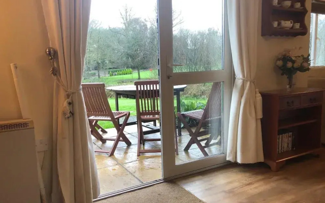 Cosy 3 Bedroom House on Cornish Estate With Pool