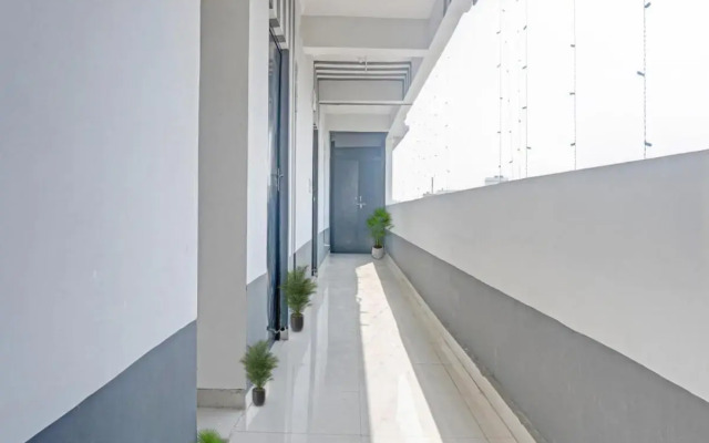 Oyo 703347 Ab Hotel