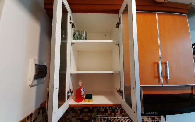 Comfy And Homey Studio Room At Grand Kamala Lagoon Apartment