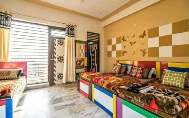Goroomgo Friends Home Stay Agra