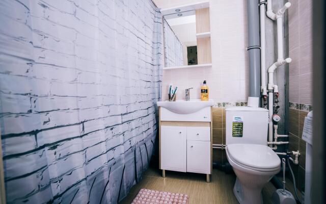 Атлант на переулке Здоровья 90/1