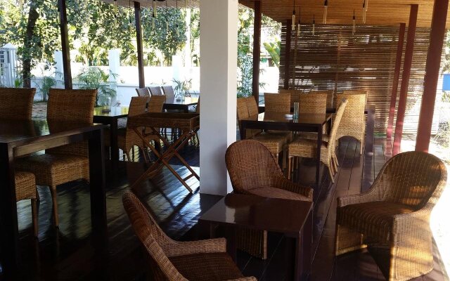 The Mandolis Hotel