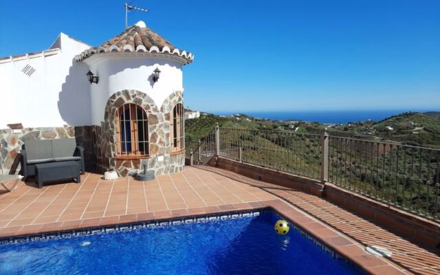 Tres Palmeras (FRG131)