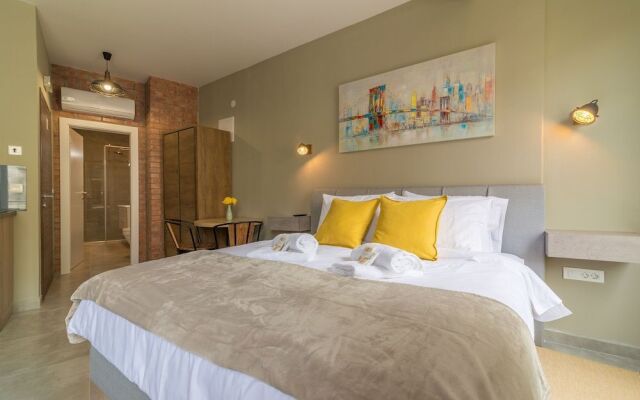 Luxurious Suites Elegance