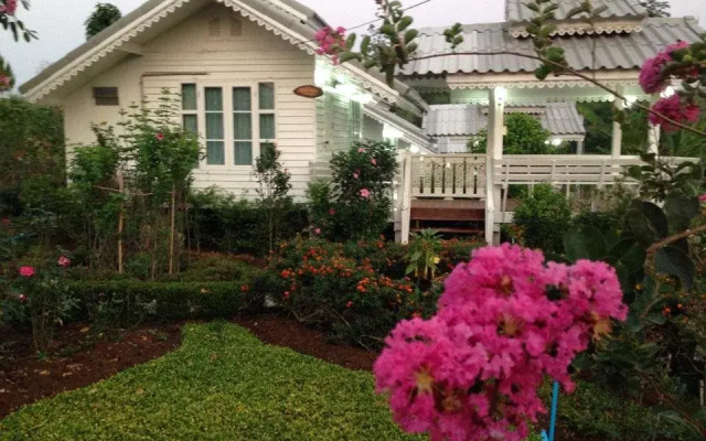 Khaokor Whitehome Resort