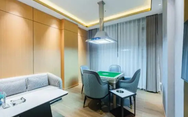 Zhihua Hotel