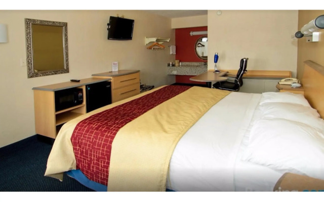 Rodeway Inn Fort Wayne Hotel