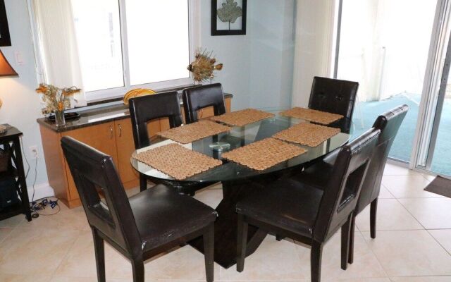 Jamaica Royale 606 - 2 Br Condo