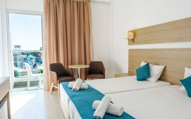 Kapetanios Bay Hotel Protaras