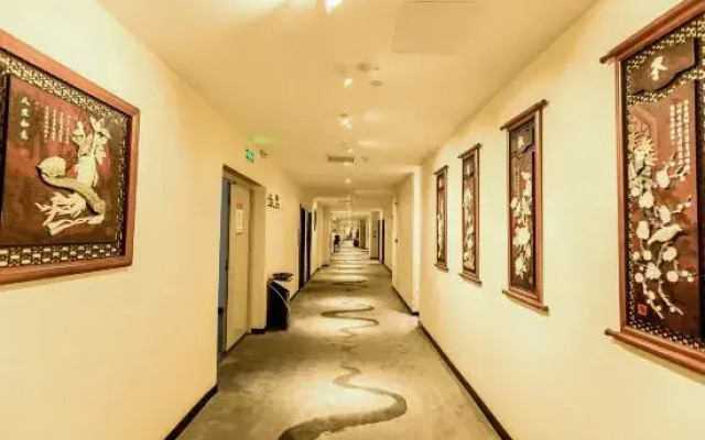 Yufeng Jade Hotel (Jianjiang Avenue Branch, Duyun City)