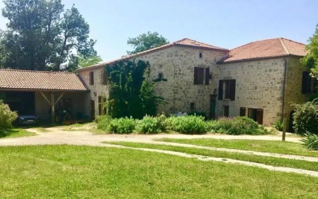 CHEZ SOPHIE -Chambres d’hôtes, Gîte et Gîte équestre