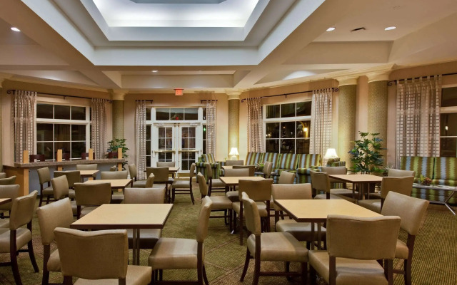 La Quinta Inn & Suites by Wyndham USF (Near Busch Gardens)