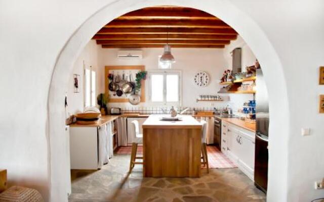 Aenaos Villa By K&k