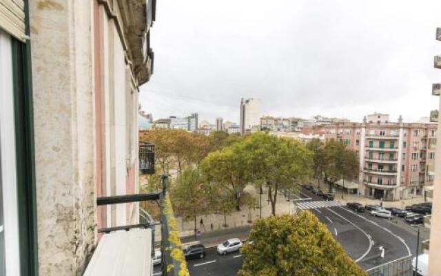 LovelyStay - Campo Pequeno Charming Apartment