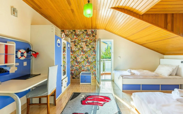 Villa With Garden Surrounded by Nature in Sapanca