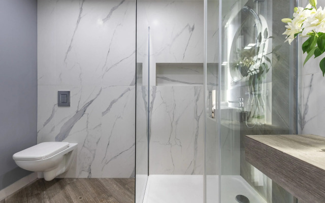 Luxury Apartments Just In Center