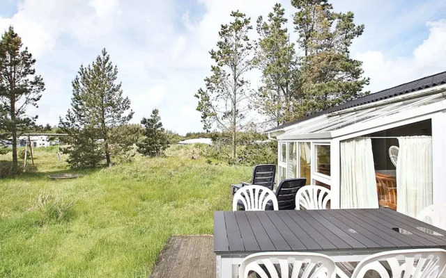 10 Person Holiday Home in Albaek
