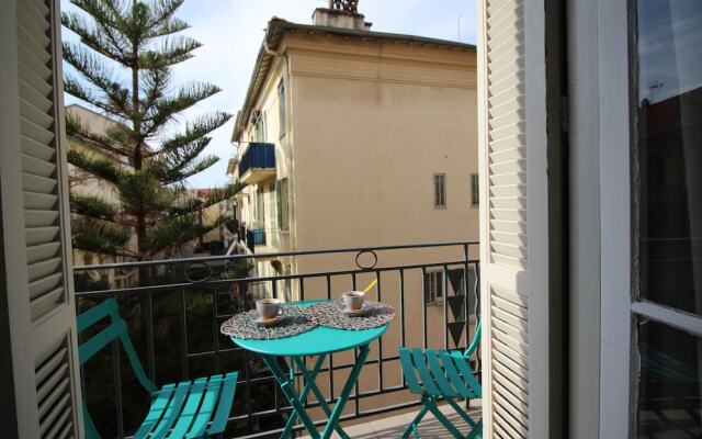 Nice Booking Clemenceau