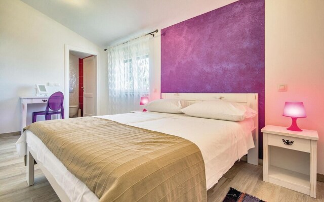 Awesome Home in Premantura With Wifi and 5 Bedrooms