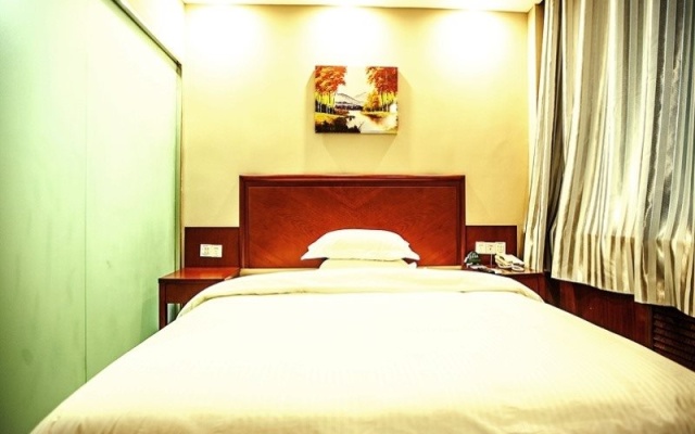 Green Tree Inn Xinjiang Uygur Autonomous Region Korla Bazhou Bus Terminal Beishan Road Express Hotel – Guest Rooms – Korla